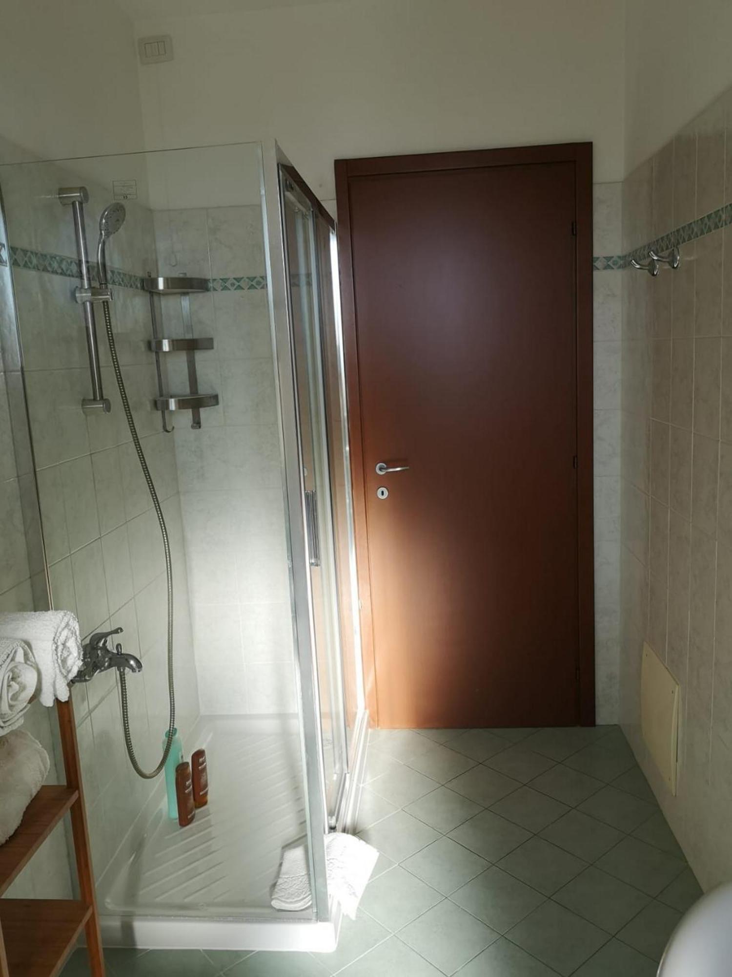 Appartamento Con Posto Auto Viareggio